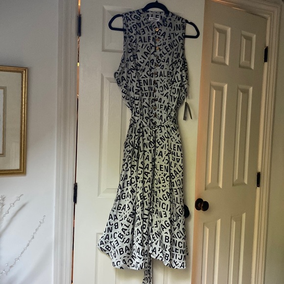 Balenciaga Logo dress - Picture 2 of 16